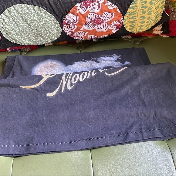 Spell very rare, Stay Wild Moonchild singlet, small.